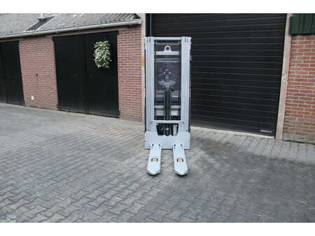 Stacker pedestre 2015  Still EXV14 stapelaar elektrische triplex freelift (6)