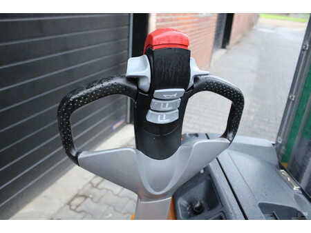 Stacker pedestre 2015  Still EXV14 stapelaar elektrische triplex freelift (9)