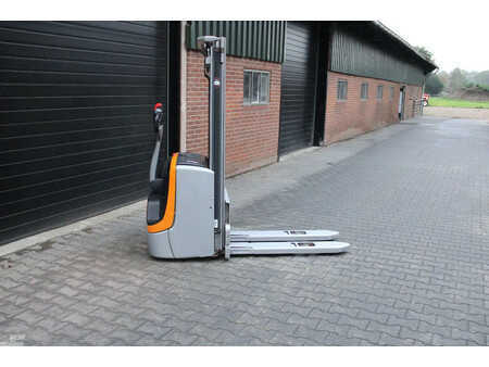 Stacker pedestre 2018  Still exv14c stapelaar elektrische accubj 2022 (1)