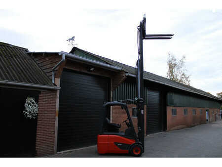 El Truck - 3-hjul 2019  Linde E16 heftruck elektrische triplex sideshift lepelverstelling (10)