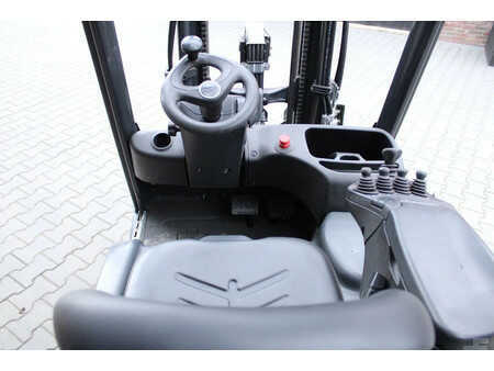 El Truck - 3-hjul 2019  Linde E16 heftruck elektrische triplex sideshift lepelverstelling (17)