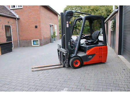 El Truck - 3-hjul 2019  Linde E16 heftruck elektrische triplex sideshift lepelverstelling (2)