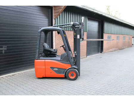 El Truck - 3-hjul 2019  Linde E16 heftruck elektrische triplex sideshift lepelverstelling (9)