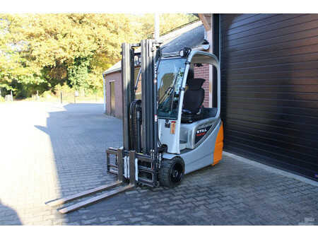 Sähkö - 3 pyör 2013  Still RX20 20 heftruck elektrische triplex lepelverstelling sideshift (2)