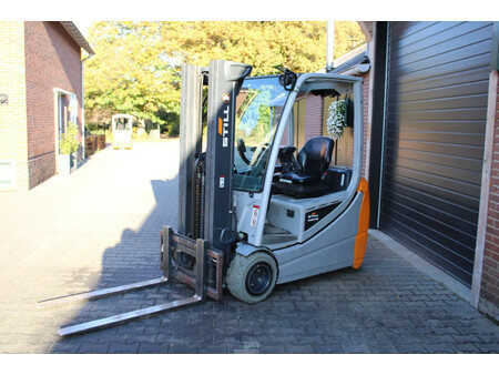 Sähkö - 4 pyör 2019  Still RX20 20L heftruck elektrische sideshift triplex (2)