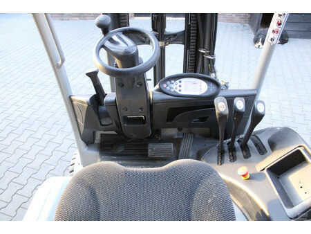 Chariots électriques à 4 roues 2016  Still RX60 25 heftruck elektrische triplex sideshift (14)