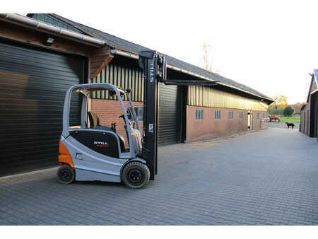 Chariots électriques à 4 roues 2016  Still RX60 25 heftruck elektrische triplex sideshift (9)