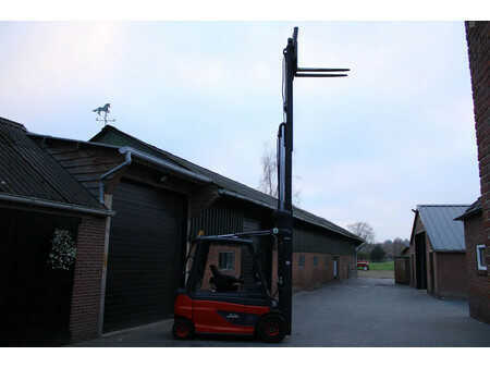 Chariots électriques à 4 roues 2014  Linde E25 heftruck elektrische triplex lepelversteling sidesift (13)