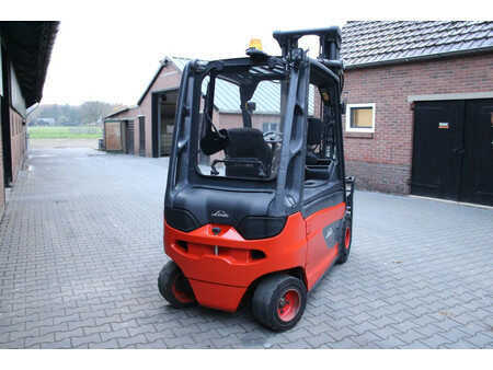 Chariots électriques à 4 roues 2014  Linde E25 heftruck elektrische triplex lepelversteling sidesift (4)