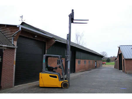 Electric - 3 wheels 2020  Jungheinrich EFG216 heftruck elektrische lepelverstelling triplex sideshift (10)