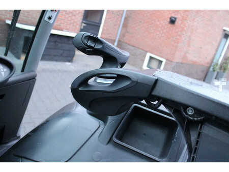 Elektrisk- 4 hjul 2016  Still RX60 25 heftruck elektrische accubj 2023 triplex lepelverstelling sideshift (13)