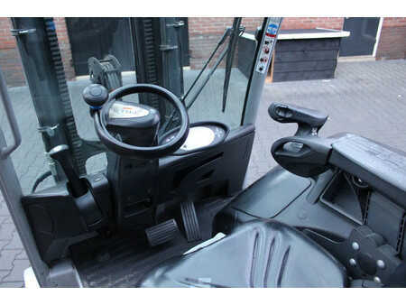 Elektrisk- 4 hjul 2016  Still RX60 25 heftruck elektrische accubj 2023 triplex lepelverstelling sideshift (14)