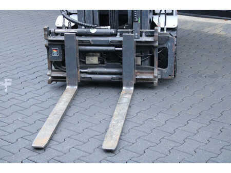 Elektrisk- 4 hjul 2016  Still RX60 25 heftruck elektrische accubj 2023 triplex lepelverstelling sideshift (4)