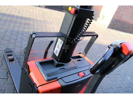 Pallet Stackers 2019  Toyota SWE080L stapelaar elektrische accubj 2024 (7)