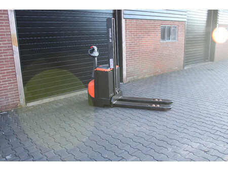 Pallet Stackers 2018  Toyota SWE080L stapelaar elektrische met pompwagen functie (1)