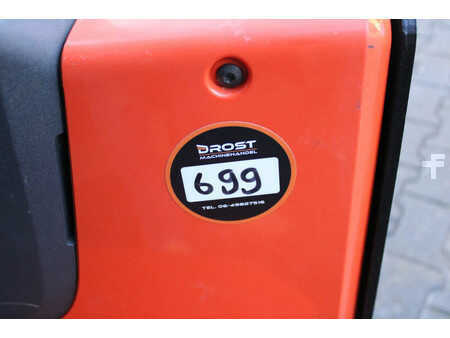 Pallet Stackers 2018  Toyota SWE080L stapelaar elektrische met pompwagen functie (3)