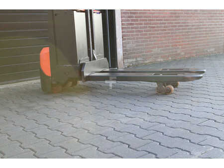 Pallet Stackers 2018  Toyota SWE080L stapelaar elektrische met pompwagen functie (6)