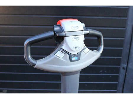 Pallet Stackers 2018  Toyota SWE080L stapelaar elektrische met pompwagen functie (9)