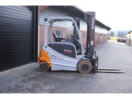 Elektromos 4 kerekű 2017  Still RX60 30 heftruck elektrische triplex lepelverstelling sideshift (1)
