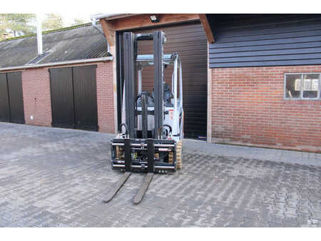 Elektromos 4 kerekű 2017  Still RX60 30 heftruck elektrische triplex lepelverstelling sideshift (4)