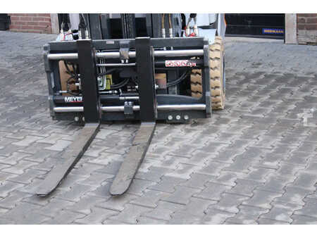 Elektromos 4 kerekű 2017  Still RX60 30 heftruck elektrische triplex lepelverstelling sideshift (5)