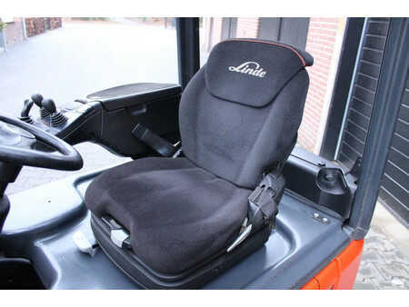 Carrelli elettrici 3 ruote 2018  Linde E16 heftruck elektrische triplex lepelverstelling sideshift (13)