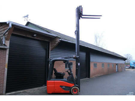 Carrelli elettrici 3 ruote 2018  Linde E16 heftruck elektrische triplex lepelverstelling sideshift (9)