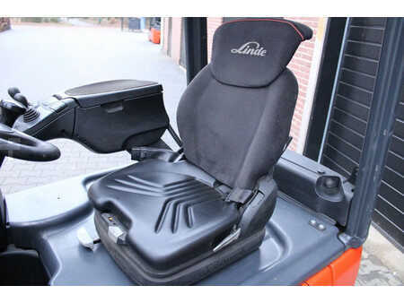 Carrelli elettrici 3 ruote 2019  Linde E16 heftruck elektrische triplex sideshift lepelverstelling (10)