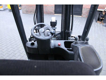 Carrelli elettrici 3 ruote 2019  Linde E16 heftruck elektrische triplex sideshift lepelverstelling (9)