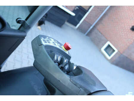 Elektro 4 Rad 2010  Still RX60-35 heftruck elektrische triplex sideshift lepelversteling (13)