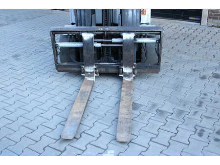 Elektro 4 Rad 2010  Still RX60-35 heftruck elektrische triplex sideshift lepelversteling (7)