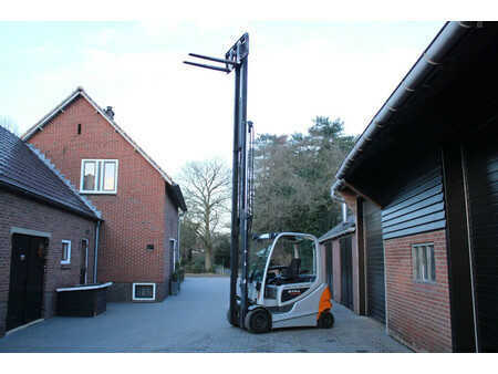 Elektro 4 Rad 2010  Still RX60-35 heftruck elektrische triplex sideshift lepelversteling (9)