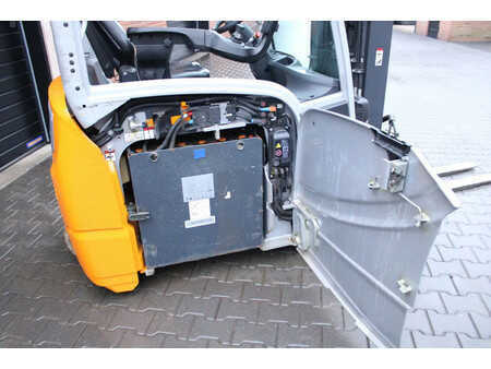 Elektromos 3 kerekű 2018  Still RX20 16 heftruck elektrische triplex lepelverstelling sideshift (12)