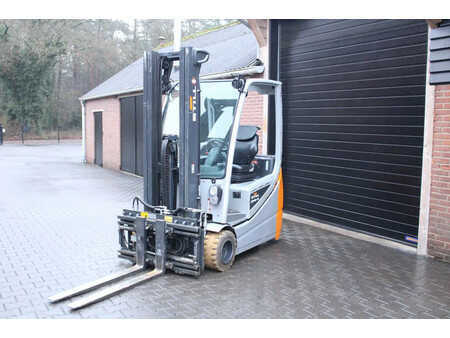 Elektromos 3 kerekű 2018  Still RX20 16 heftruck elektrische triplex lepelverstelling sideshift (9)
