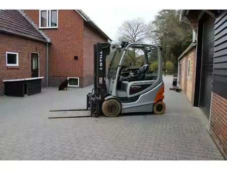 Eléctrica de 4 ruedas 2018  Still RX60 25 heftruck elektrische triplex lepelversteling sidesift (2)