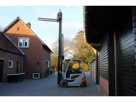 Elektrisk- 4 hjul 2017  Still RX60 30 heftruck elektrische triplex lepelversteling sidesift (12)