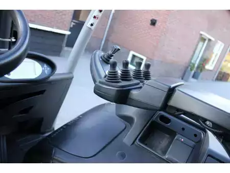 Elektrisk- 4 hjul 2017  Still RX60 30 heftruck elektrische triplex lepelversteling sidesift (13)