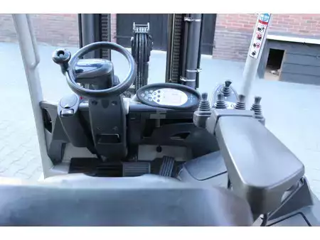Elektrisk- 4 hjul 2017  Still RX60 30 heftruck elektrische triplex lepelversteling sidesift (15)