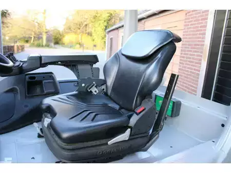 Elektrisk- 4 hjul 2017  Still RX60 30 heftruck elektrische triplex lepelversteling sidesift (16)
