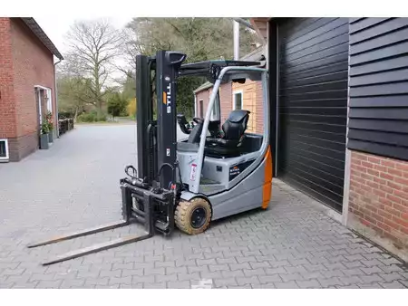 Chariots électriques à 3 roues 2020  Still RX20 16 heftruck elektrische triplex lepelverstelling sideshift (2)
