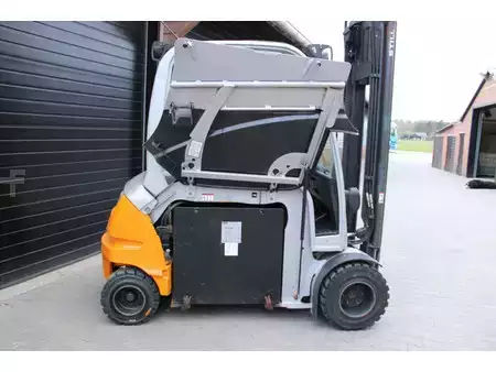 Chariots électriques à 4 roues 2013  Still RX60 35 heftruck elektrische triplex lepelversteling sidesift (12)