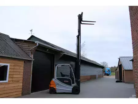Chariots électriques à 4 roues 2013  Still RX60 35 heftruck elektrische triplex lepelversteling sidesift (13)