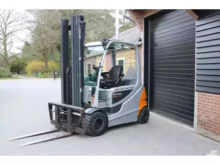 Chariots électriques à 4 roues 2013  Still RX60 35 heftruck elektrische triplex lepelversteling sidesift (7)