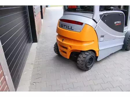 Chariots électriques à 4 roues 2013  Still RX60 35 heftruck elektrische triplex lepelversteling sidesift (8)