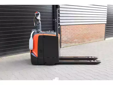 Transpaleta eléctrica 2019  Toyota BT LPE250 meerijpalletwagen elektrische (1)
