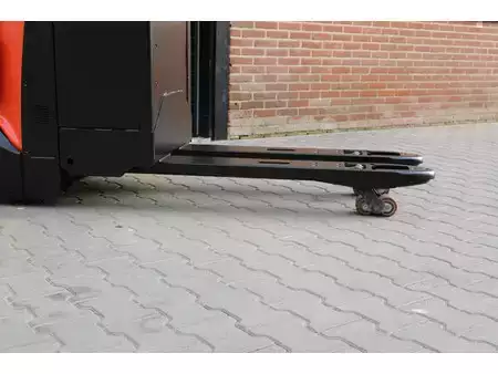 Transpaleta eléctrica 2019  Toyota BT LPE250 meerijpalletwagen elektrische (9)