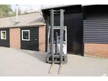 Chariots électriques à 3 roues 2013  Still RX20 15 heftruck elektrische triplex sideshift (5)