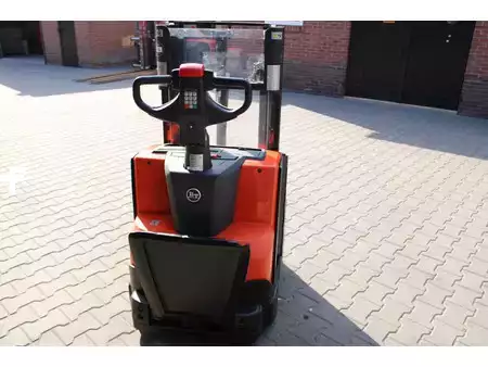Pallet Stackers 2014  BT toyota swe200d stapelaar elektrische (4)