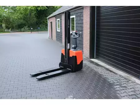 Wózek wysokiego podnoszenia 2019  Toyota HWE100 stapelaar elektrische maar 401 uur!! (2)