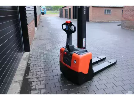 Wózek wysokiego podnoszenia 2019  Toyota HWE100 stapelaar elektrische maar 401 uur!! (6)